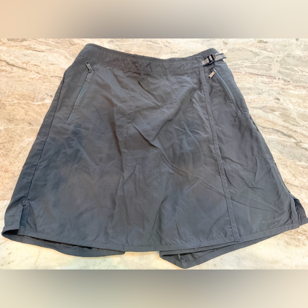 Columbia GRT Nylon Hiking Skort Women’s Small Black Charcoal Zip Pockets Outdoor
